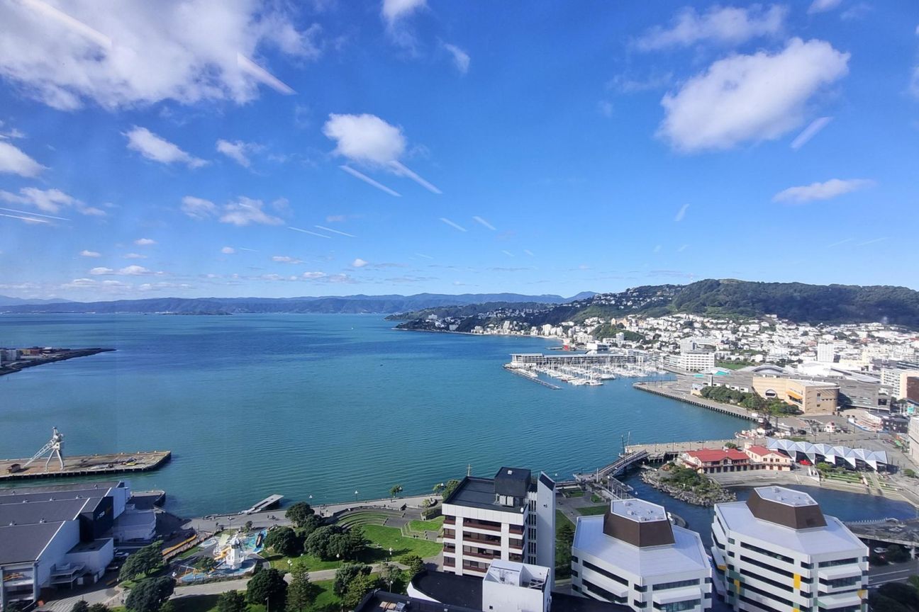 Prime Office Space Available in Iconic Aon House - Bild 2