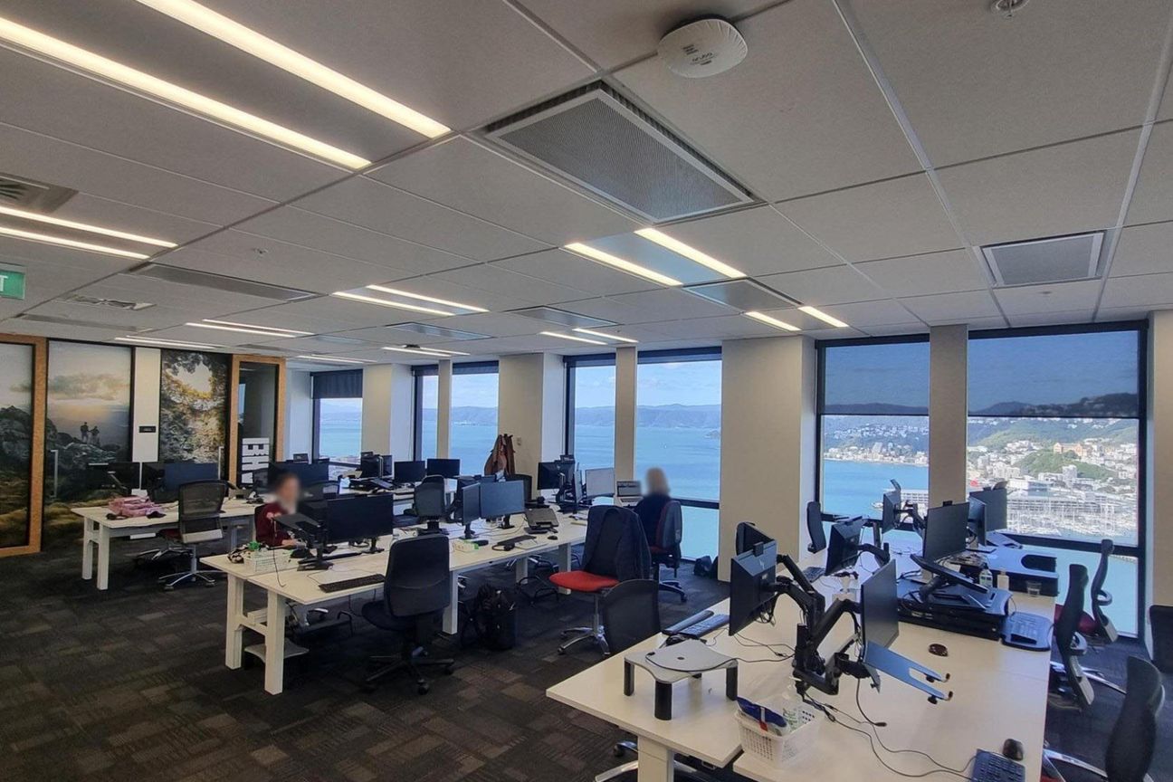 Prime Office Space Available in Iconic Aon House - Bild 4