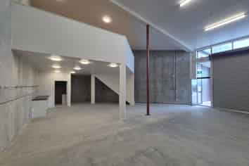 Spacious Commercial Warehouse in Nikau Junction
