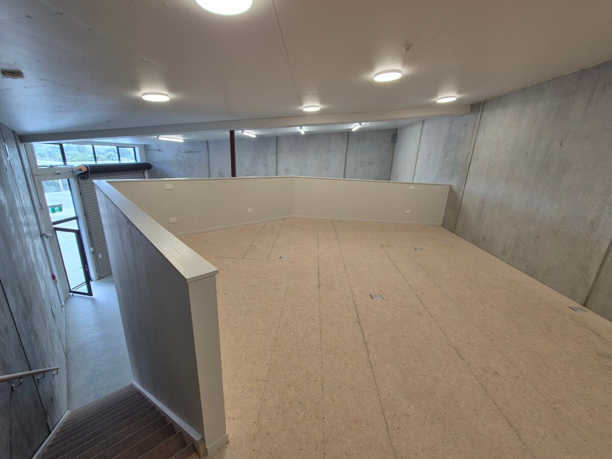 Spacious Commercial Warehouse in Nikau Junction - Mynd 5