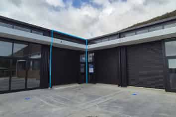 Spacious Commercial Warehouse in Nikau Junction