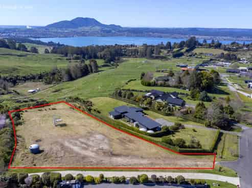 41 Lomond Grove, Acacia Bay
