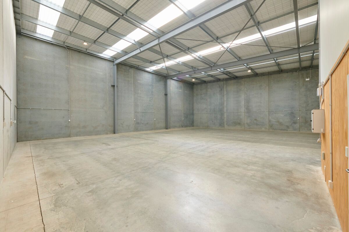 Modern commercial warehouse - Altro