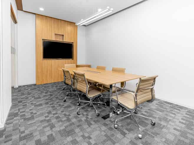 Office space for 5 persons in Regus Hazeldean Road