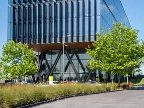 Office space for 3 persons in Regus Airport