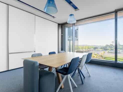 Professional office space in Regus Airport