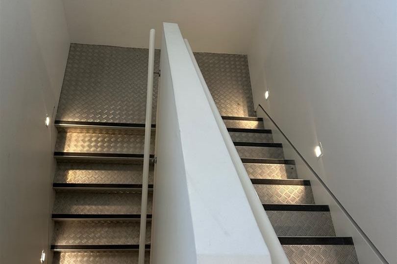 Affordable Office with Car Parks - Görünüm 2