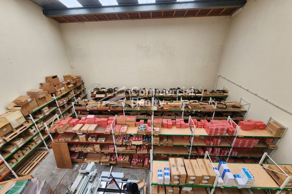 Warehouse + Office/accommodation In Prime Location - Aanzicht 5