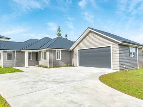 14 Longbeach Drive, Castlecliff