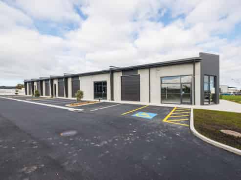 Airport industrial storage units
