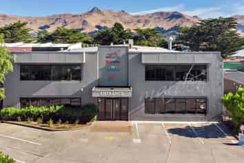 Prime Sublease Opportunity in Settlers Crescent