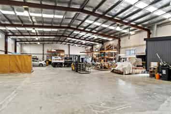 Prime Sublease Opportunity in Settlers Crescent