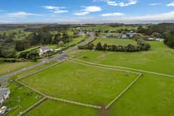 2586 Awhitu Road, Awhitu