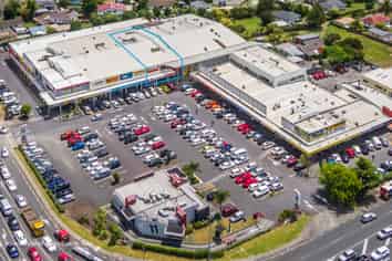 Corner Site Retail - Lincoln North Centre