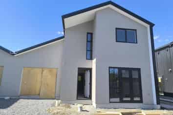 Unit 4/100B Brynley Street, Hornby