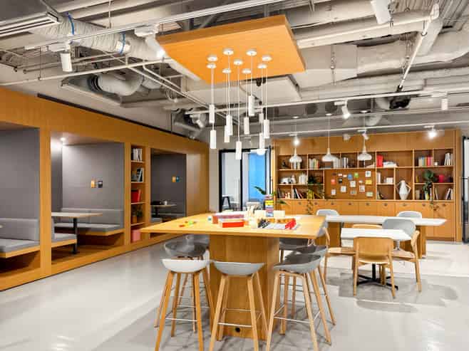 Serviced office space in Commercial Bay for 15 