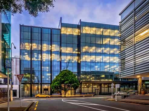 Office space for 5 person in 110 Carlton Gore Rd