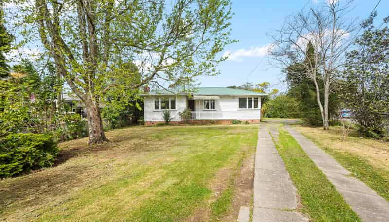 2100 Great North Road, Avondale
