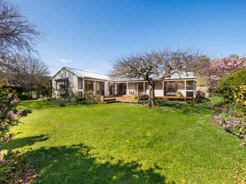 136 Newbury Line, Newbury