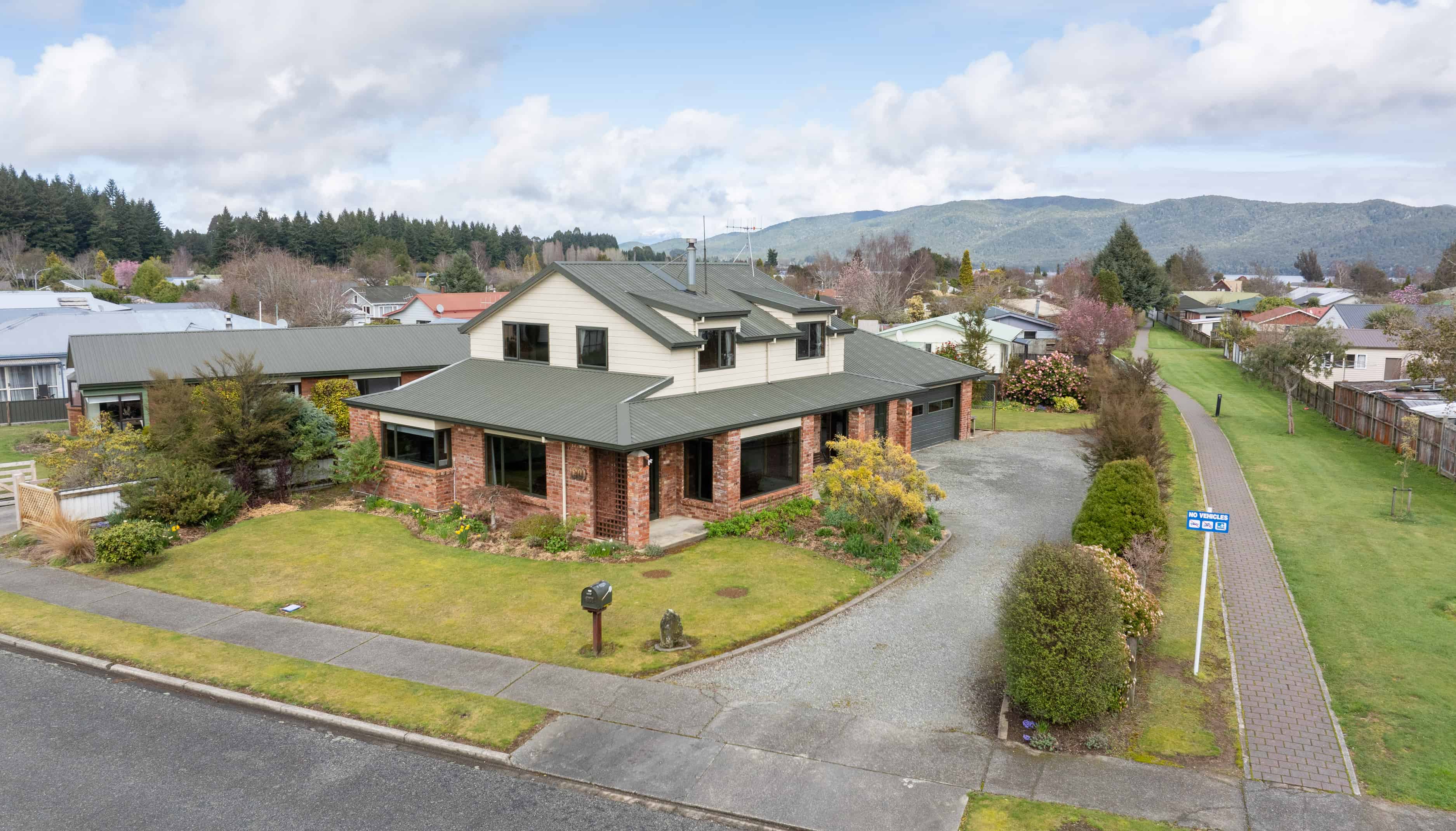Sold 30 Bowen Street, Te Anau realestate.co.nz