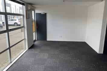 Versatile Sockburn unit 110sqm