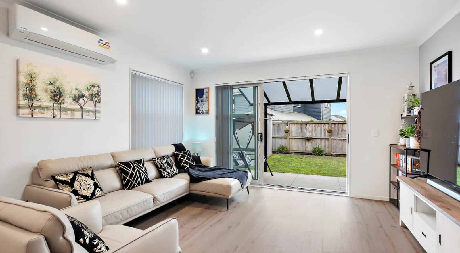 16 Gilbert Hall Way, Swanson, Waitakere City For Sale realestate.co.nz