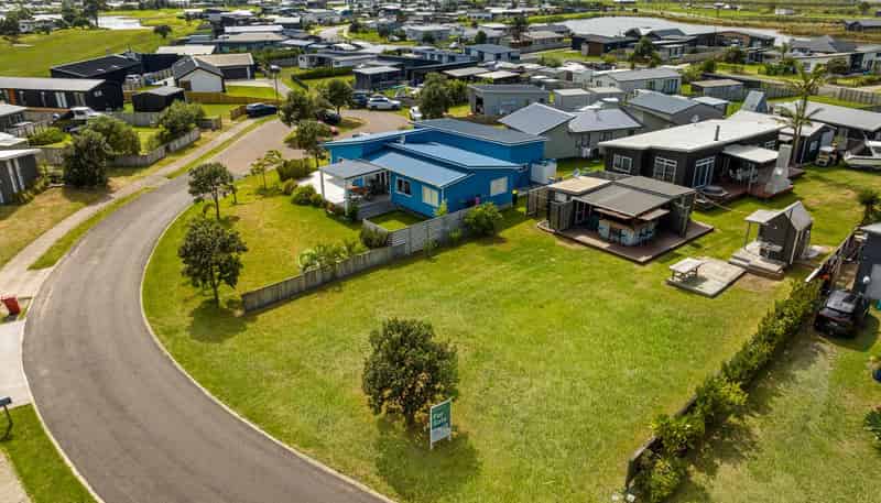 102 Mahoe Place, Matarangi