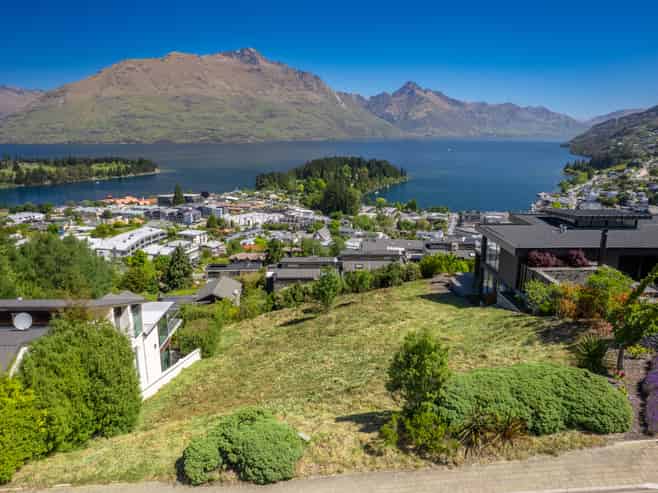 50 Belfast Terrace, Queenstown Hill
