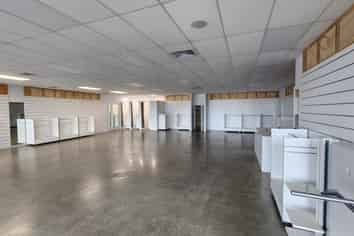 LARGE FORMAT RETAIL OPPORTUNITY
