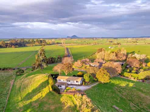 73B Caverhill Road, Manawahe