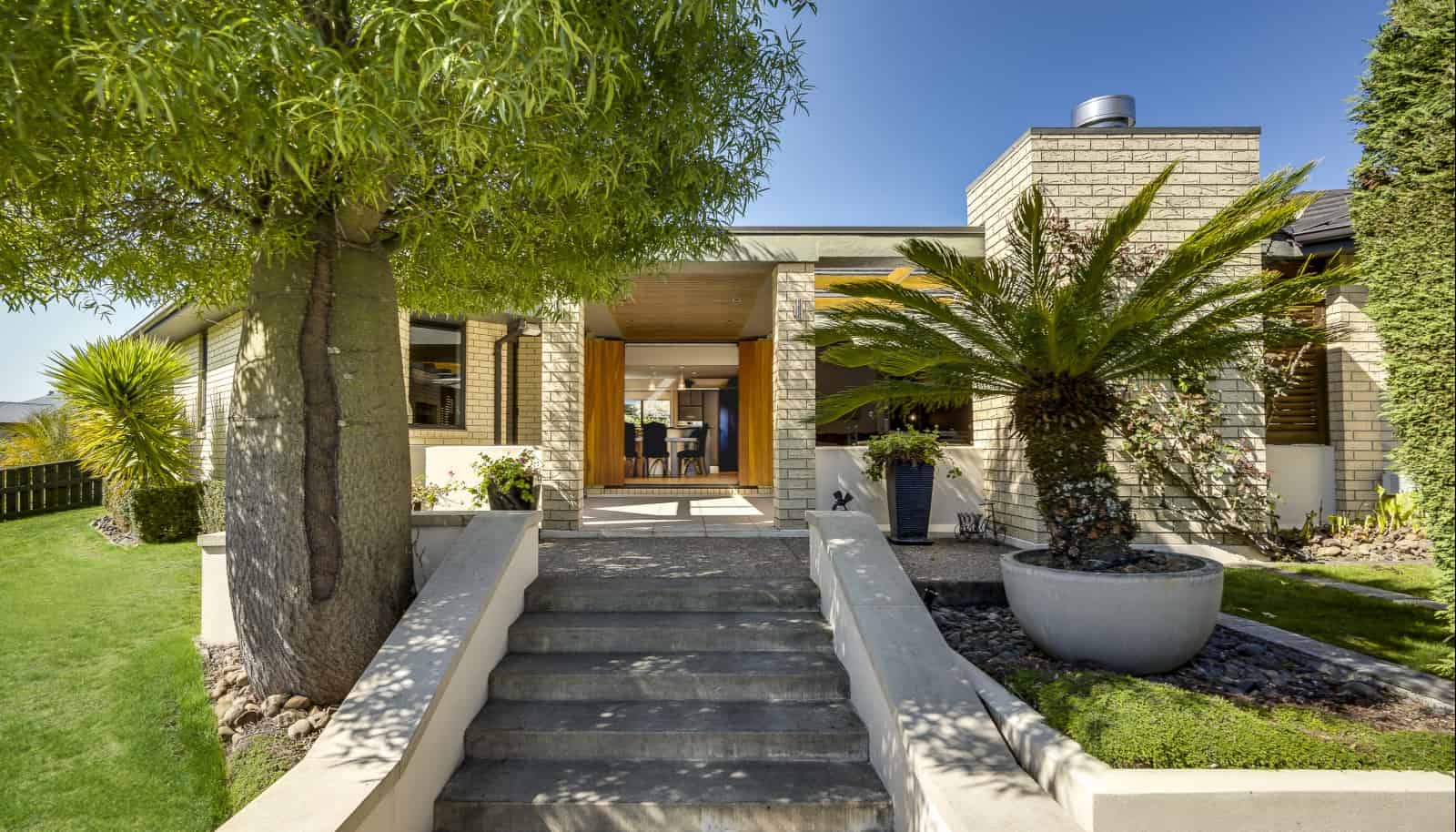 Sold 8 Saint Hill Lane, Havelock North realestate.co.nz