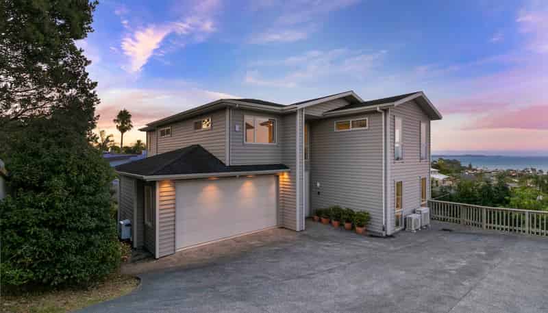 188 Whangaparaoa Road, Red Beach