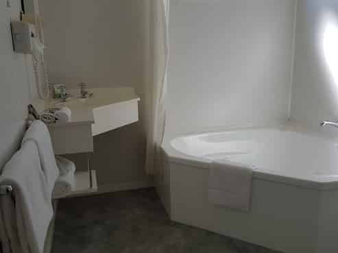 Own your Own Motel - Popular Local Motel - FHGC