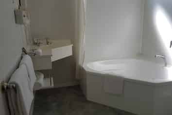 Own your Own Motel - Popular Local Motel - FHGC
