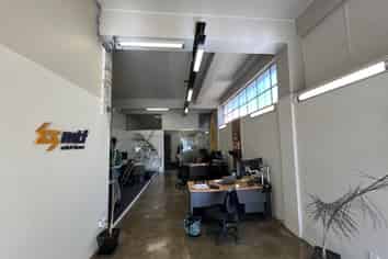 Great exposure!  130sqm office or showroom
