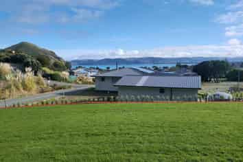 5 Seaview Drive, Mahia