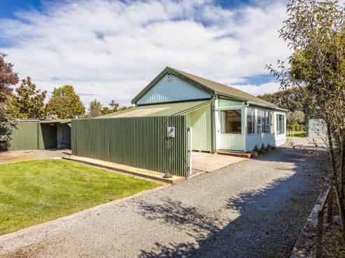 1411 Main North Road, Waikuku