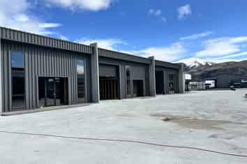 Commercial Unit for Lease