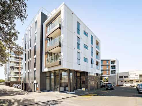 106/10 Lion Place, Epsom