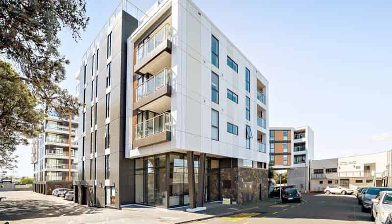 106/10 Lion Place, Epsom