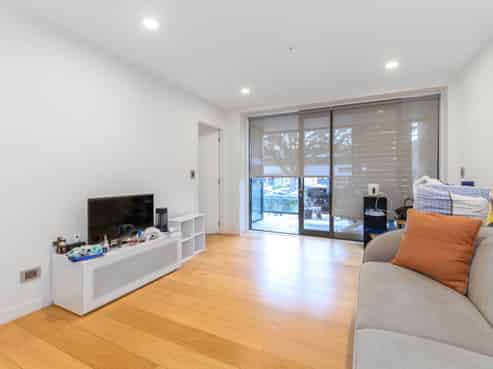 106/10 Lion Place, Epsom