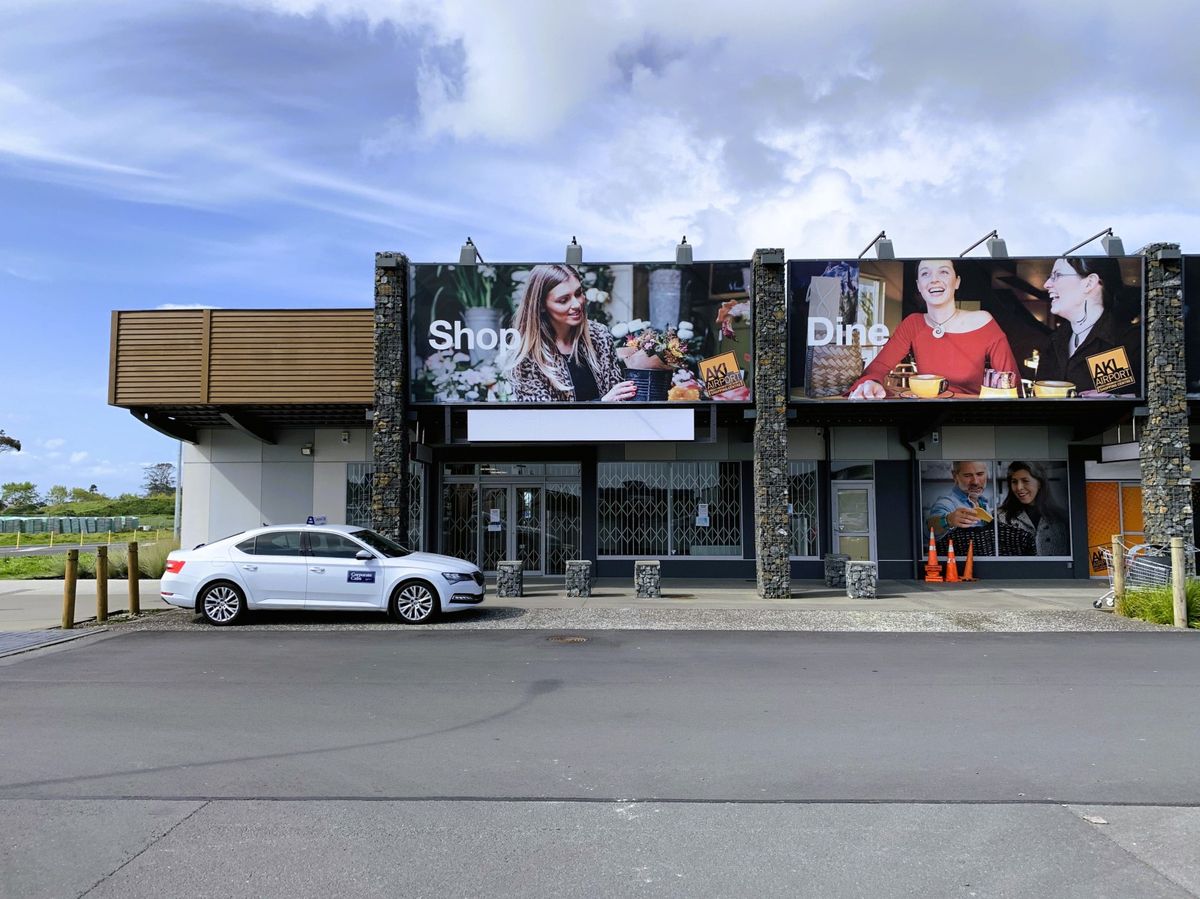 Prime 440 m² Airport Retail with Loading Zone