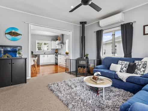 93 Fox Street, Featherston