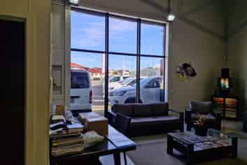 Te Awamutu Industrial with showroom