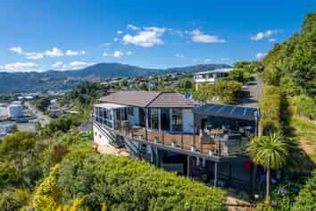 68 Queens Road, Stepneyville