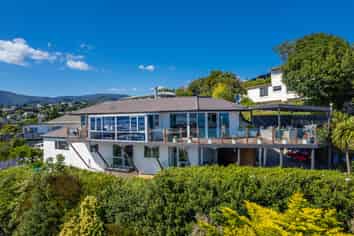 68 Queens Road, Stepneyville