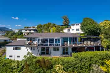 68 Queens Road, Stepneyville