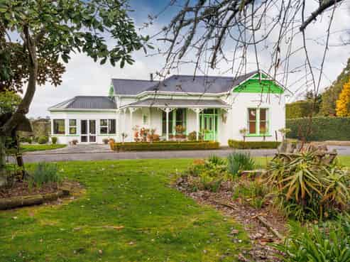 800 Halcombe Road, Halcombe