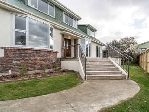 8 Waihopai Street, Rosedale