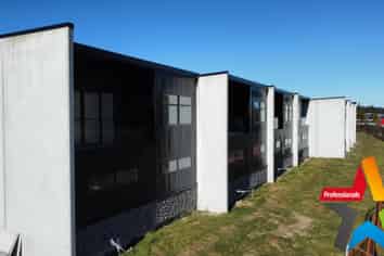 14/15 Keehan Drive, Hilltop